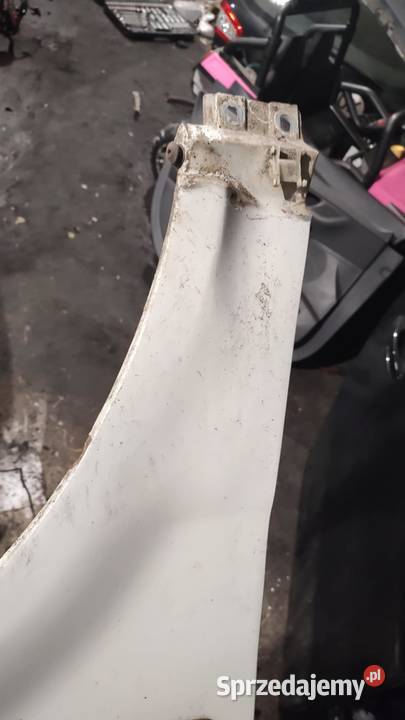 Błotnik prawy przód przedni Passat b5 LB9A osobowe Książ Wielkopolski