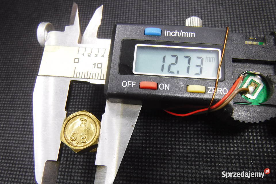 Śruba mosiężna śruby mosiężne M8 x 24mm skok