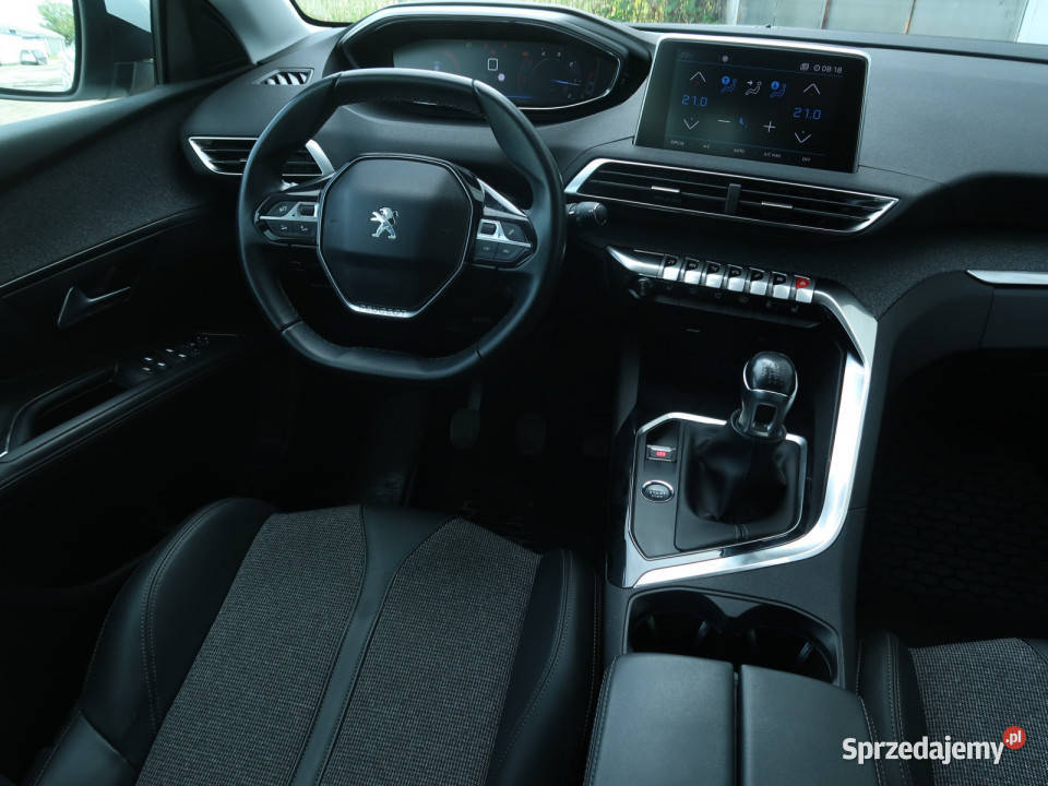 Peugeot 5008 15 BlueHDi skórzana tapicerka