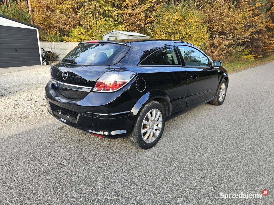 Sprzedam Opel Astra GTC 16 115 2008r niski CD Gomunice