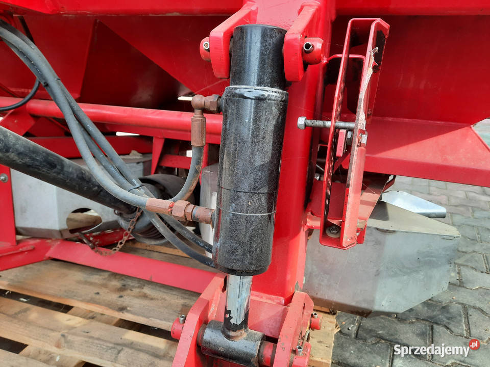 Rozsiewacz nawozów mineralnych LELY CENTERLINER Rolnictwo warmińsko-mazurskie Włosty