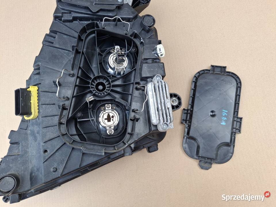 VOLVO FH5 REFLEKTOR PRAWY H7 LAMPA PRAWA Bieleń