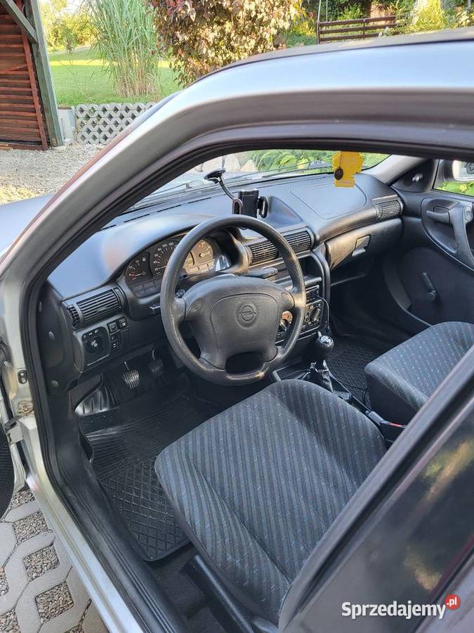 Opel Astra stan kolekcjonerski niski przebieg 1400cm3 Librantowa