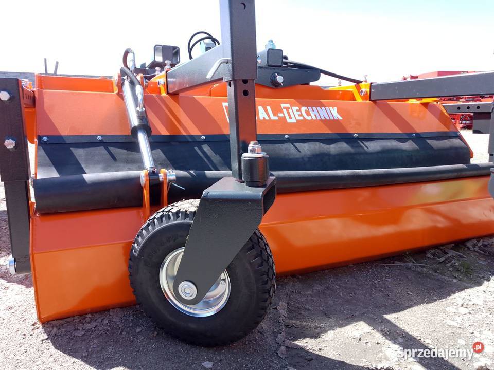 Zamiatarka drogowa 20m firmy Metal Technik Włocławek