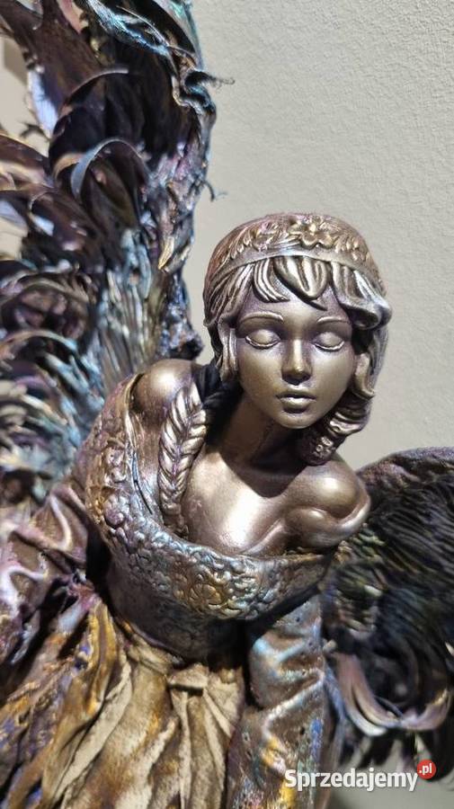 Piękny anioł ze skrzydłami z prawdziwych piór Zamość