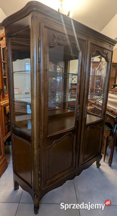Piękna witryna ludwikowska orzechsklep Dąbrowa Meble Dąbrowa Górnicza