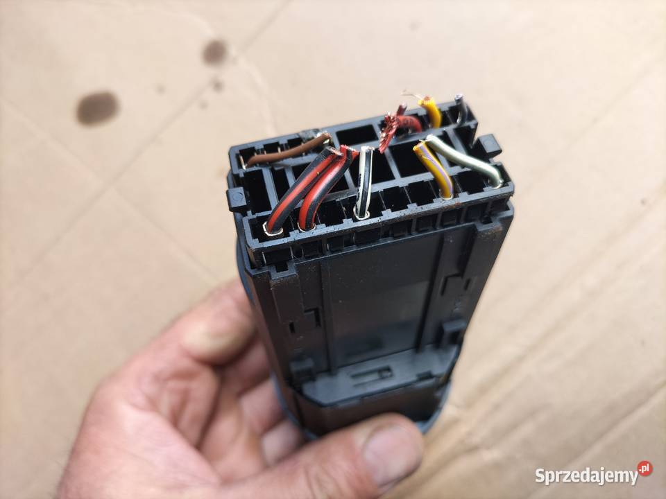 POLO MK4 9N WŁĄCZNIK ŚWIATEŁ osobowe lubelskie Kamień-Kolonia