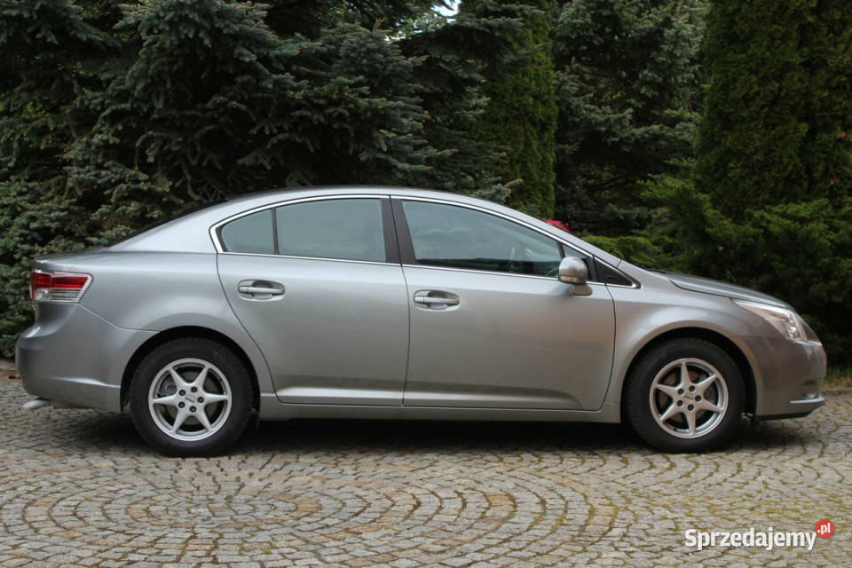Toyota Avensis 147 Benzyna Przebieg 96 Sedan III nieuszkodzony Avensis Lubań sprzedam