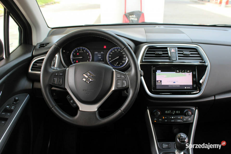 Suzuki SX4 SCross BezwypadkowyBogata wersja garażowany Gliwice