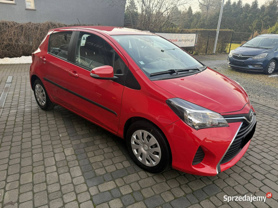 Toyota Yaris 13 99 Klimatyzacja III 20112019 Hatchback Yaris Orzech