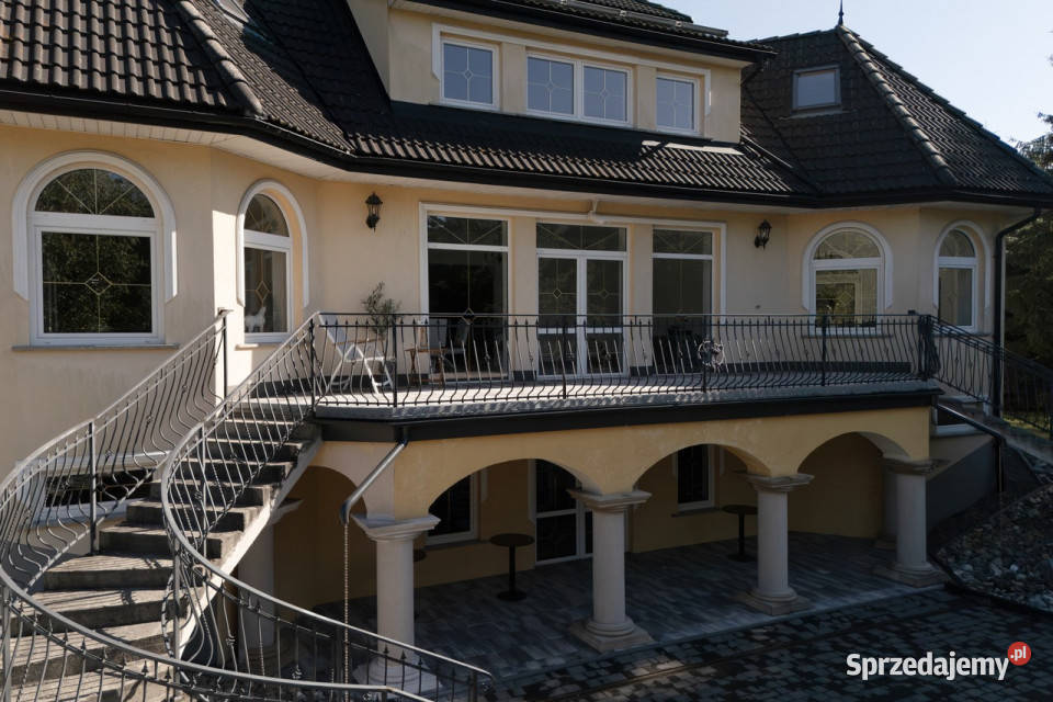 Willa na dużej działce lesie Rok budowy 2000