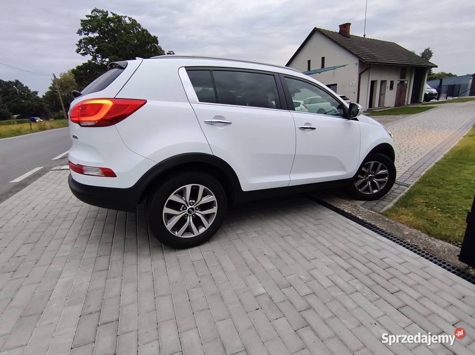 Ładna Kia Sportage SUV Drogomyśl