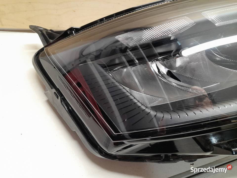 VW T7 TRANSPORTER LAMPA PRZEDNIA PRAWA PRZÓD dostawcze Goleniów sprzedam