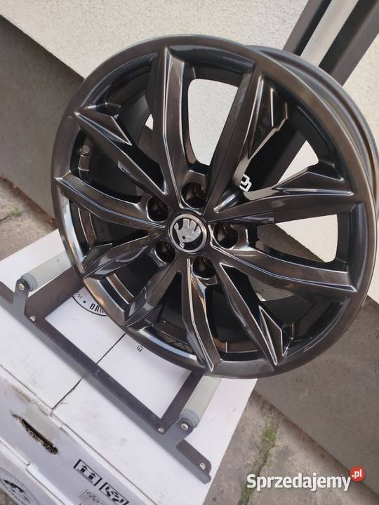 B012 Felgi aluminiowe 70 x 17 5x112 ET 35 SKODA Bąków