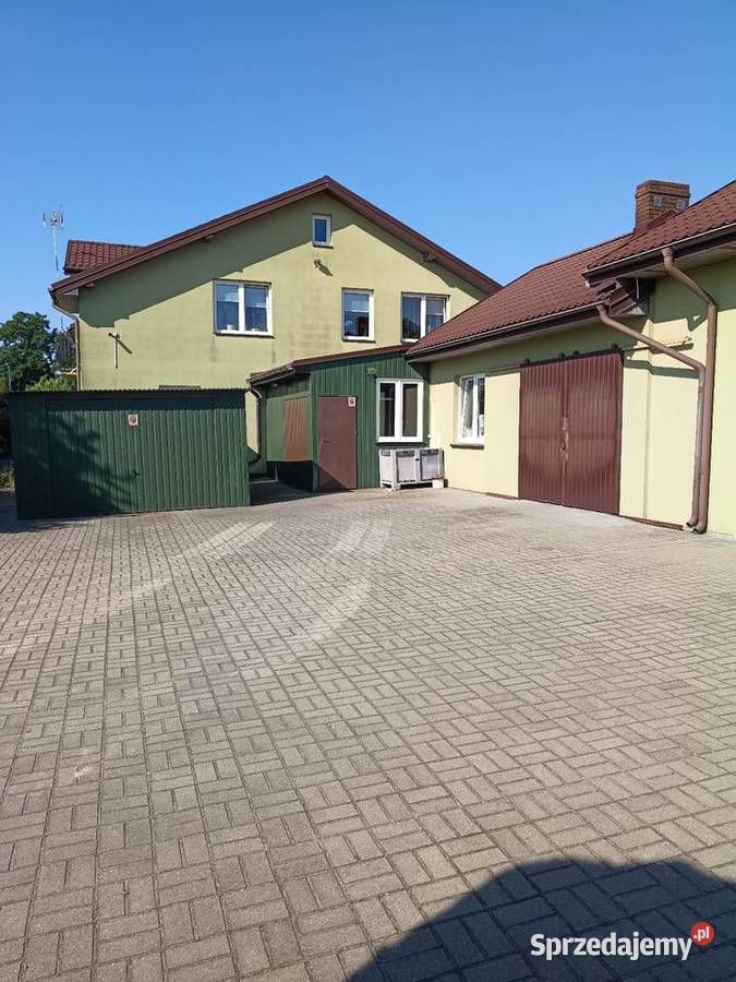 Budynek handlowo uslugowy Płock