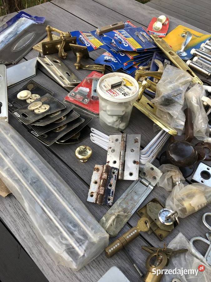 Okucie meblowe zamek zasuwa zestaw starym sprzedam