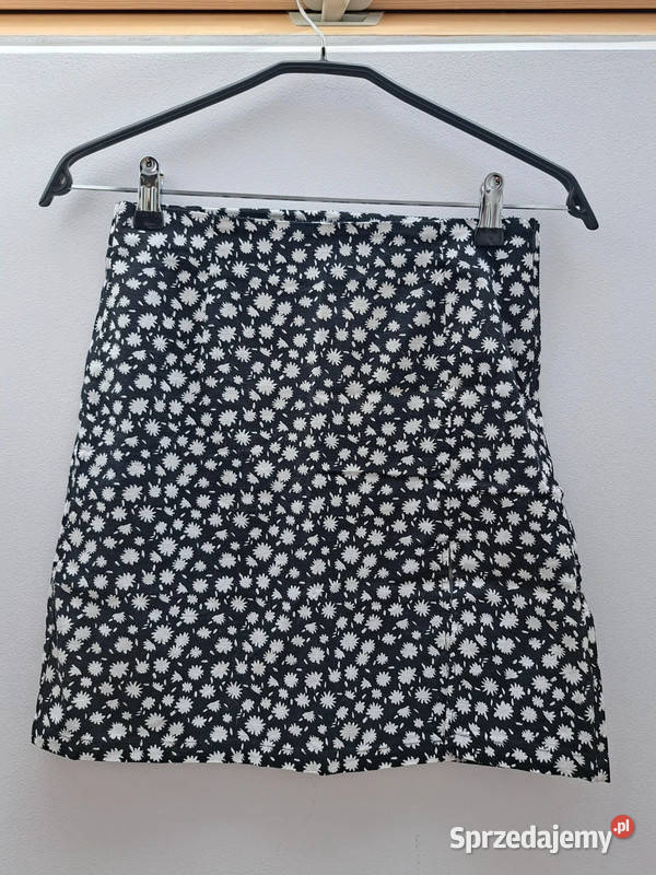 Mini spódniczka w kwiatki Sinsay XS Trąbki Wielkie sprzedam