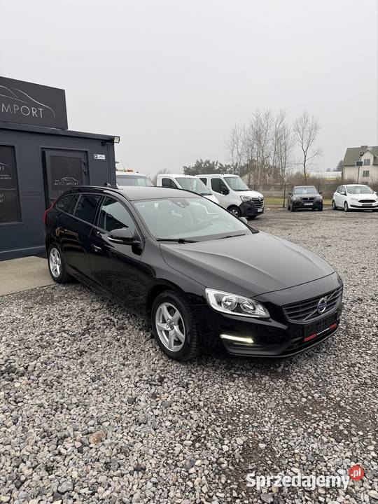 Volvo v60 20d 2017r manualna