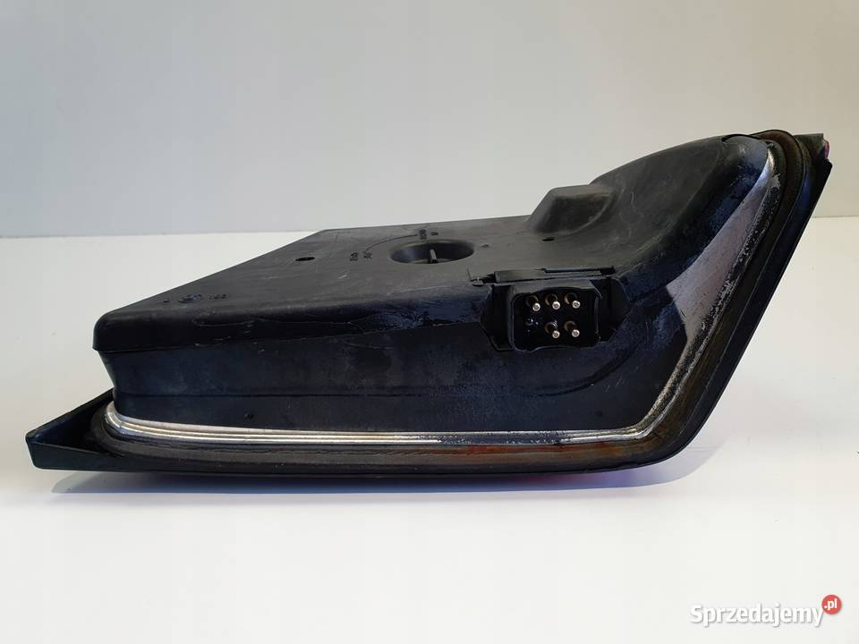 Mercedes W124 sedan 9397r TYLNA LAMPA LEWA lewy