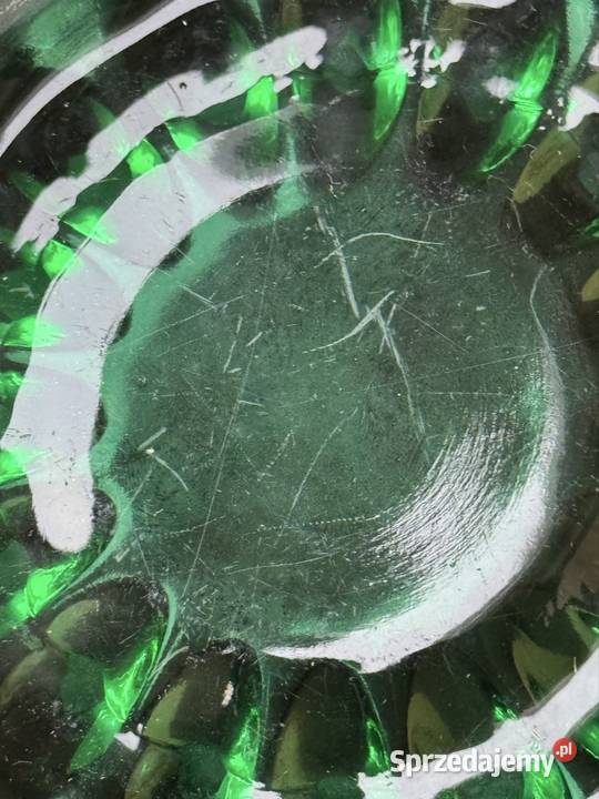 Talerzyki szmaragdowe z Ząbkowic Porcelana i szkło