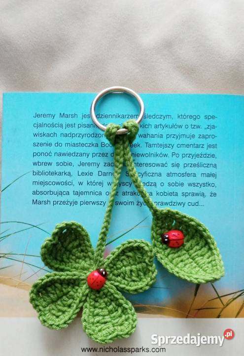 Koniczynka wykonana na szydełku brelok Łask