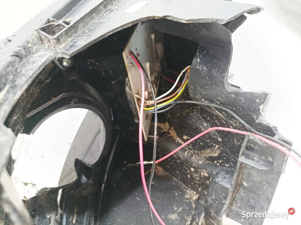 LAMPA PRZÓD PRAWA USZKODZONA Dodge Charger VII