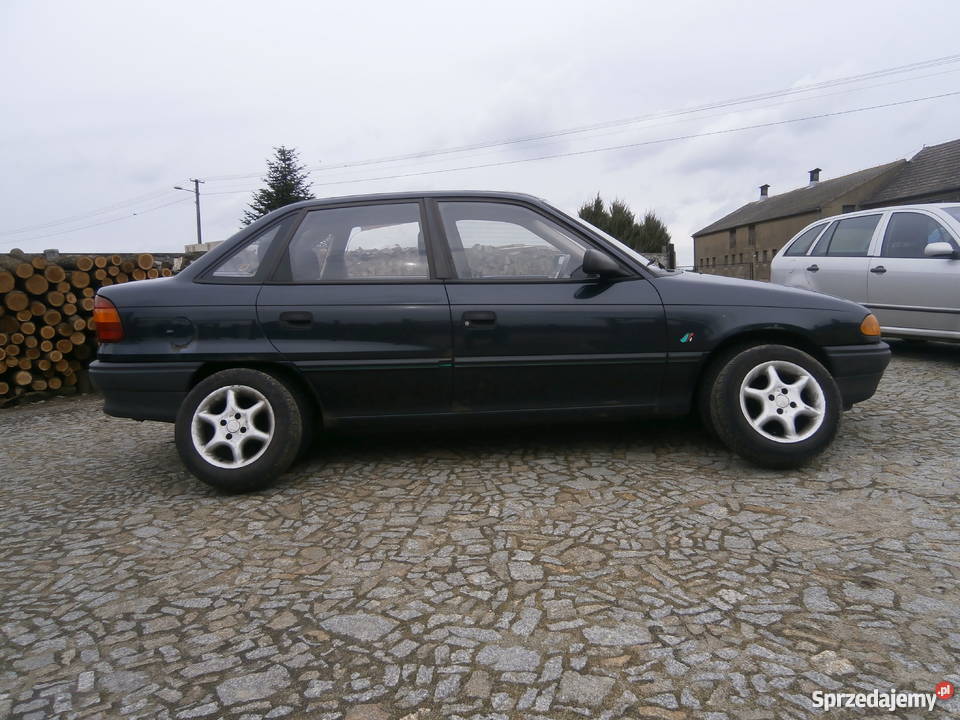 Opel Astra F 14 8v LPG alufelgi okazja sprawny Rok produkcji 1997 Leszno
