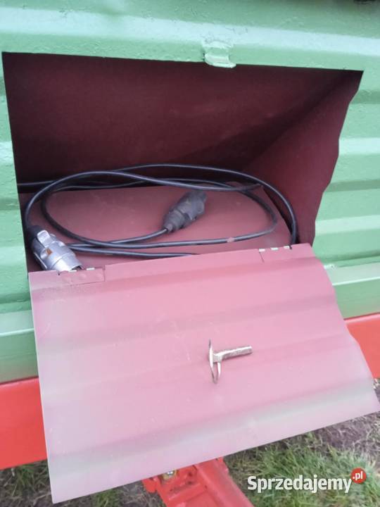 rozrzutnik dwuosiowy czarna białostocka warfama nieuszkodzony Bryski sprzedam