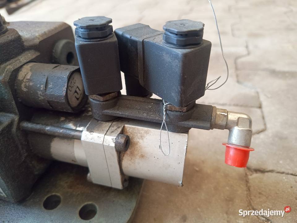 Zawór hydrauliczny 1601006310 Typ RM271 11936856 Staszów