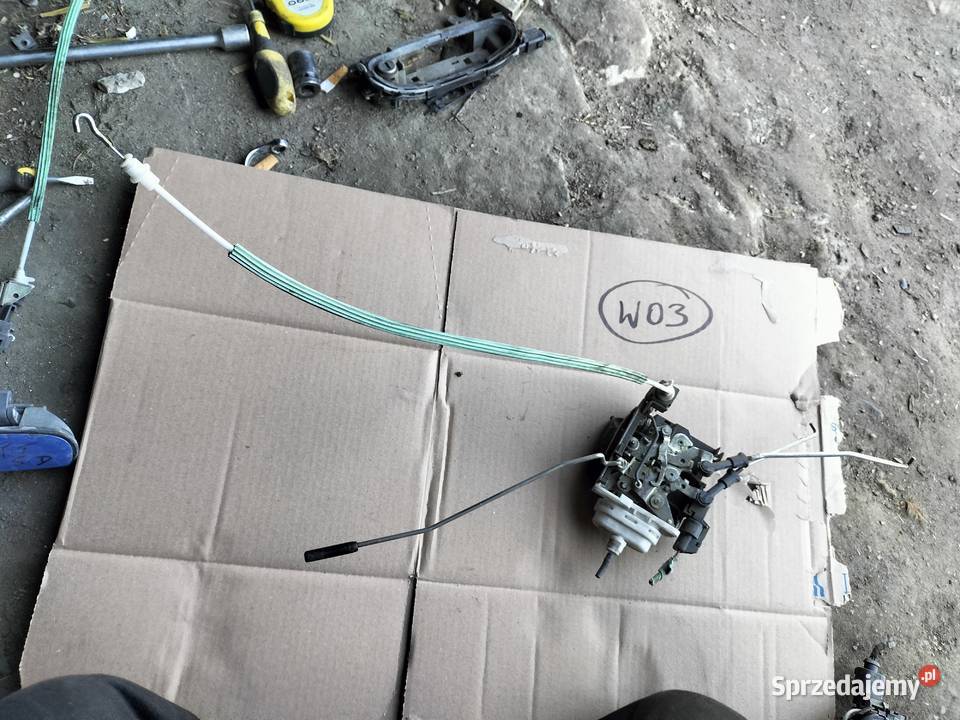 AUDI A38L A3 8L 4D 5D ZAMEK DRZWI PRAWY PRZÓD osobowe lubelskie Kamień-Kolonia sprzedam