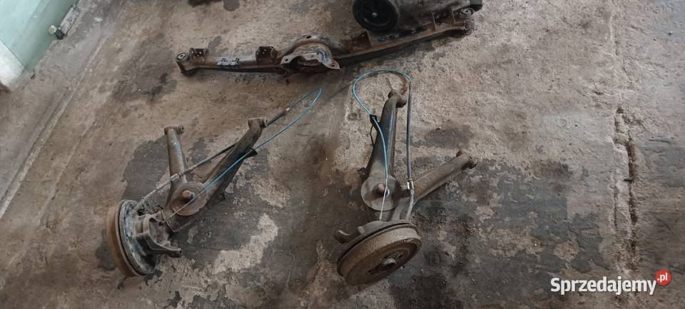 Kompletna tylna belka BMW E30 wahacze bębnowe osobowe Piasek