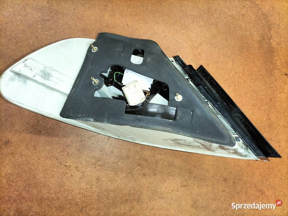 Lampa tylna prawa w błotnik BMW E65 E66 EUROPA Lampy tylne Poręba
