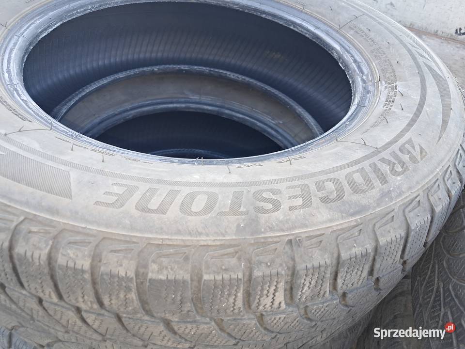 Opony zimowe tiguan 215 65 r16 4x4 215 Legnica sprzedam