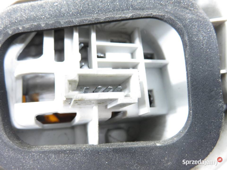 LAMPA LEWA TYLNA OPEL MERIVA B 21639009