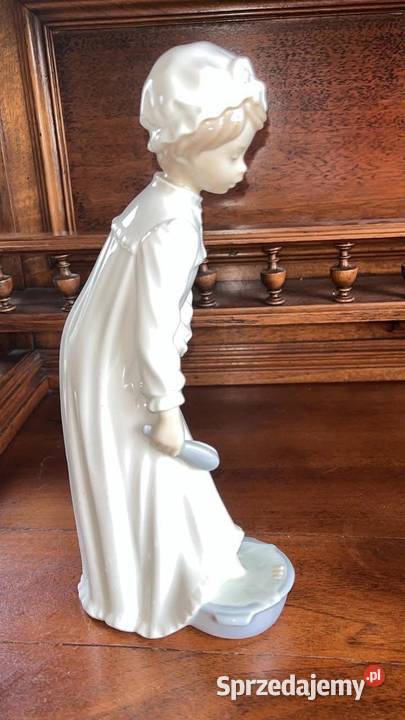 Figurka dziewczyny myjącej nogi 1966r Lladro Gdańsk