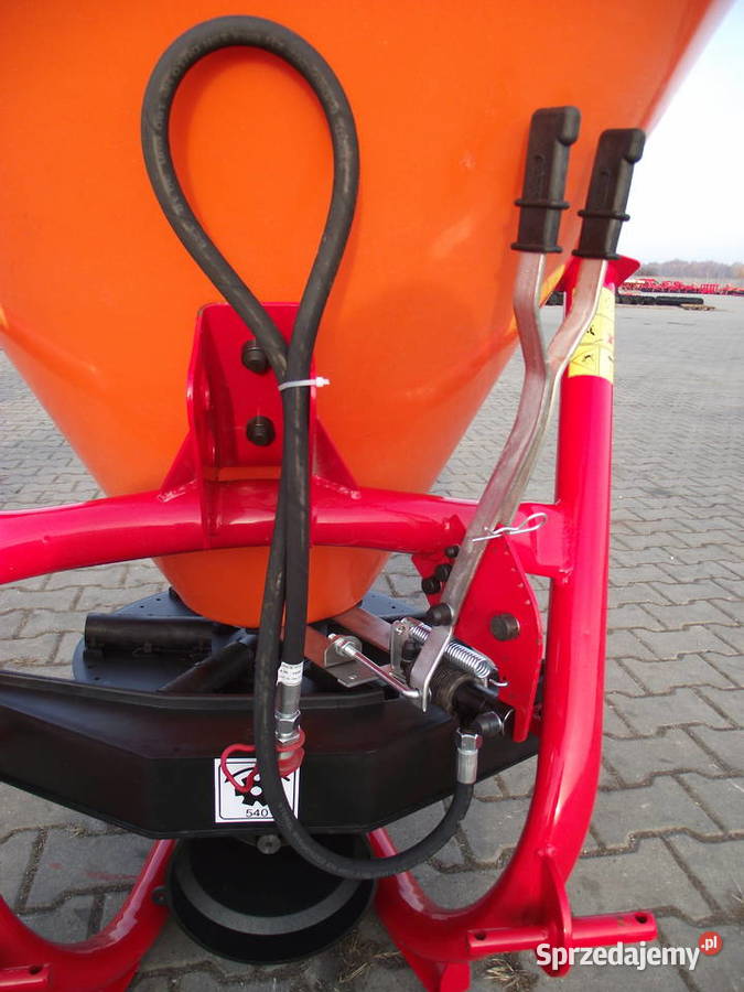 Rozsiewacz do nawozów nieuszkodzony Gowarczów sprzedam