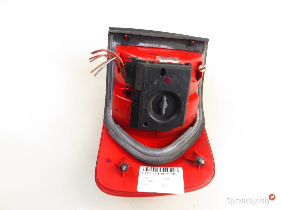 LAMPA LEWA TYLNA AUDI 80 B4 8A0945095D