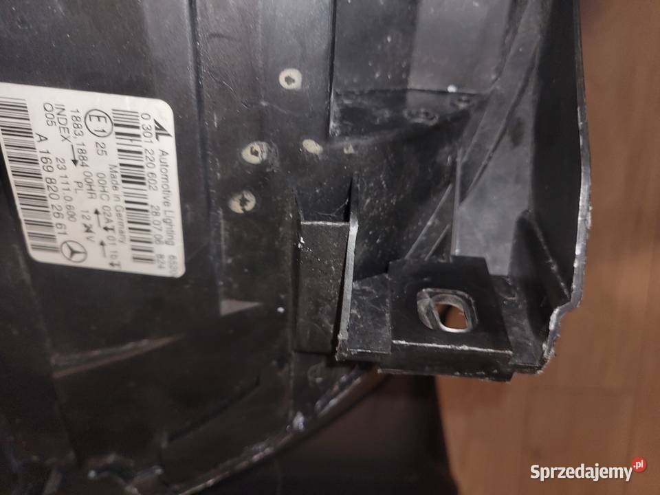 lampa prawa mercedes w 245 z 2008 roku