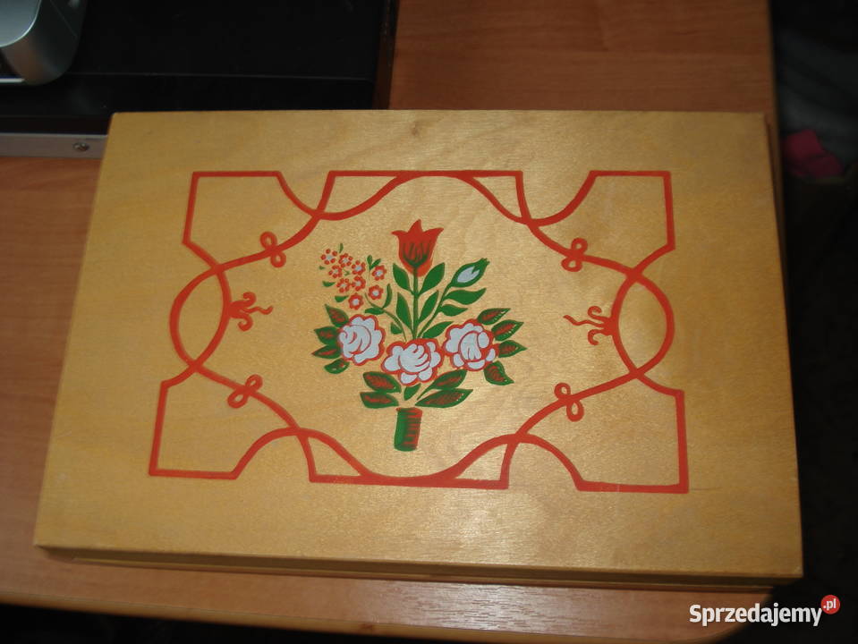 Pudełko drewniane na biżuterię