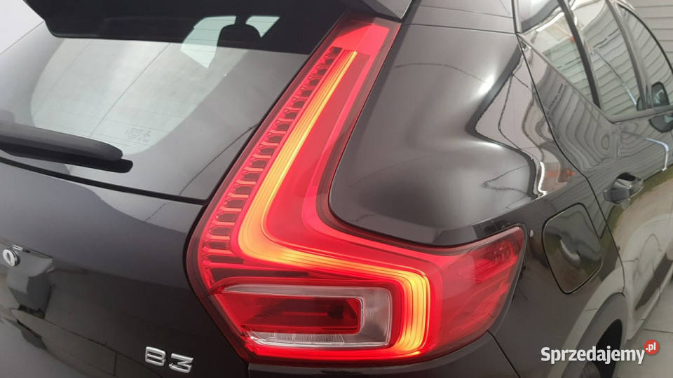 Volvo XC 40 B3 Core Z Polskiego Salonu Faktura benzyna Warszawa