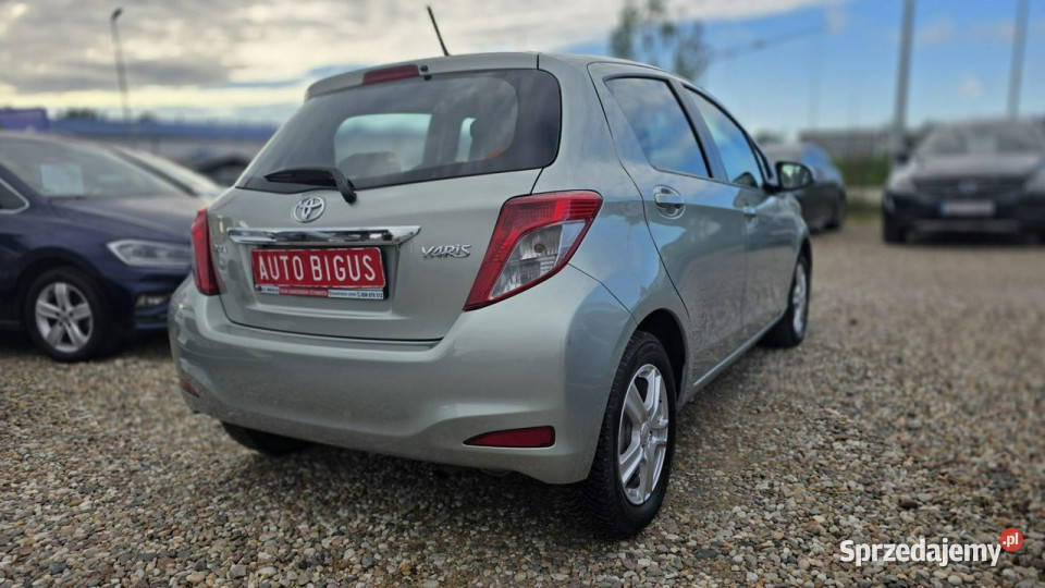 Toyota Yaris klima super stan navi camera benzyna Lębork