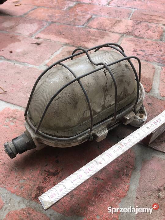 Lampa garażowa do piwnicy loftowa z kratka stara
