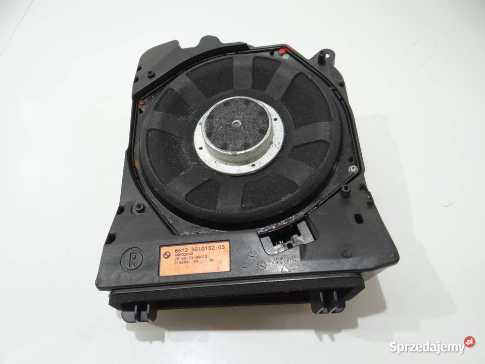 GŁOŚNIK NISKOTONOWY PRAWY BMW F30 F31 9210152 elementy zabudowy Strzyżewice