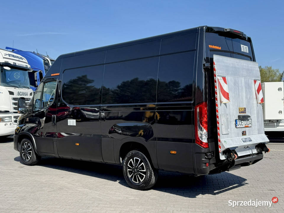 Iveco Daily 35S18 HIMATIC Blaszak Furgon Winda świętokrzyskie Widełki sprzedam