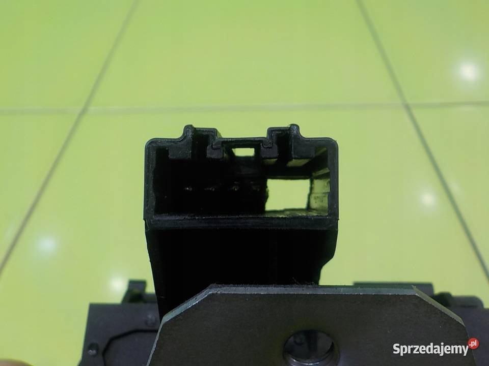 VOLVO V60 LIFT RDESIGN 20 D 14r KOMBI zamek Suków