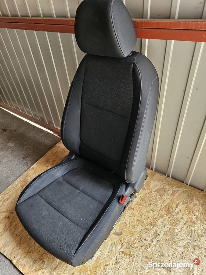 FOTEL PRAWY PRZÓD KIA RIO IV EUROPA Warszawa