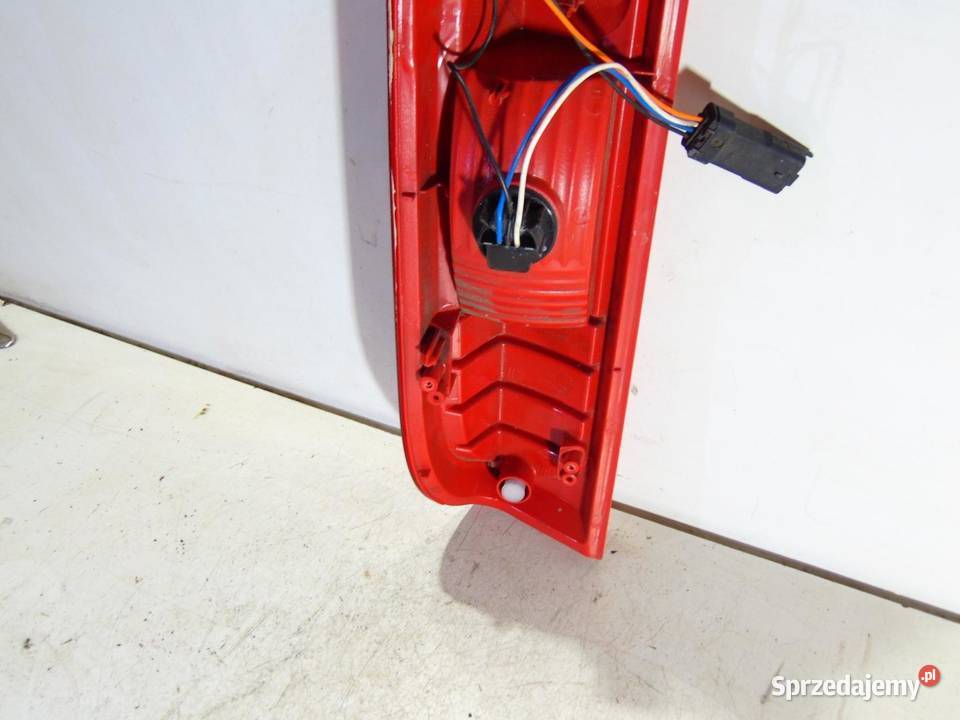 TRAFIC VIVARO LIFT LAMPA PRAWY TYLNA TYŁ osobowe wielkopolskie