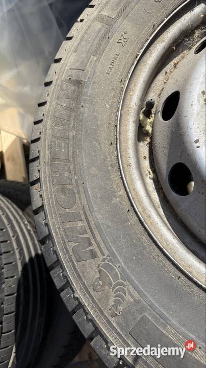 Opony Michelin 21570 R15C 5x118