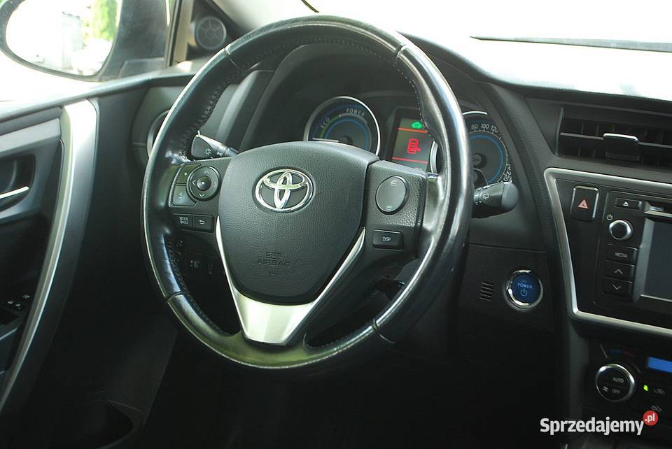 Toyota Auris kombi 18 benzyna HYBRYDA automatyczna Auris Włynkówko sprzedam