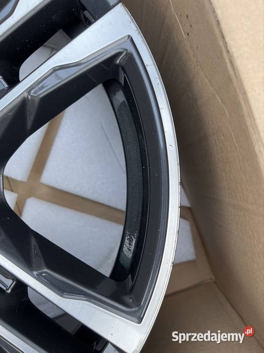 Felga BMW seria 1 F40 36118092352
